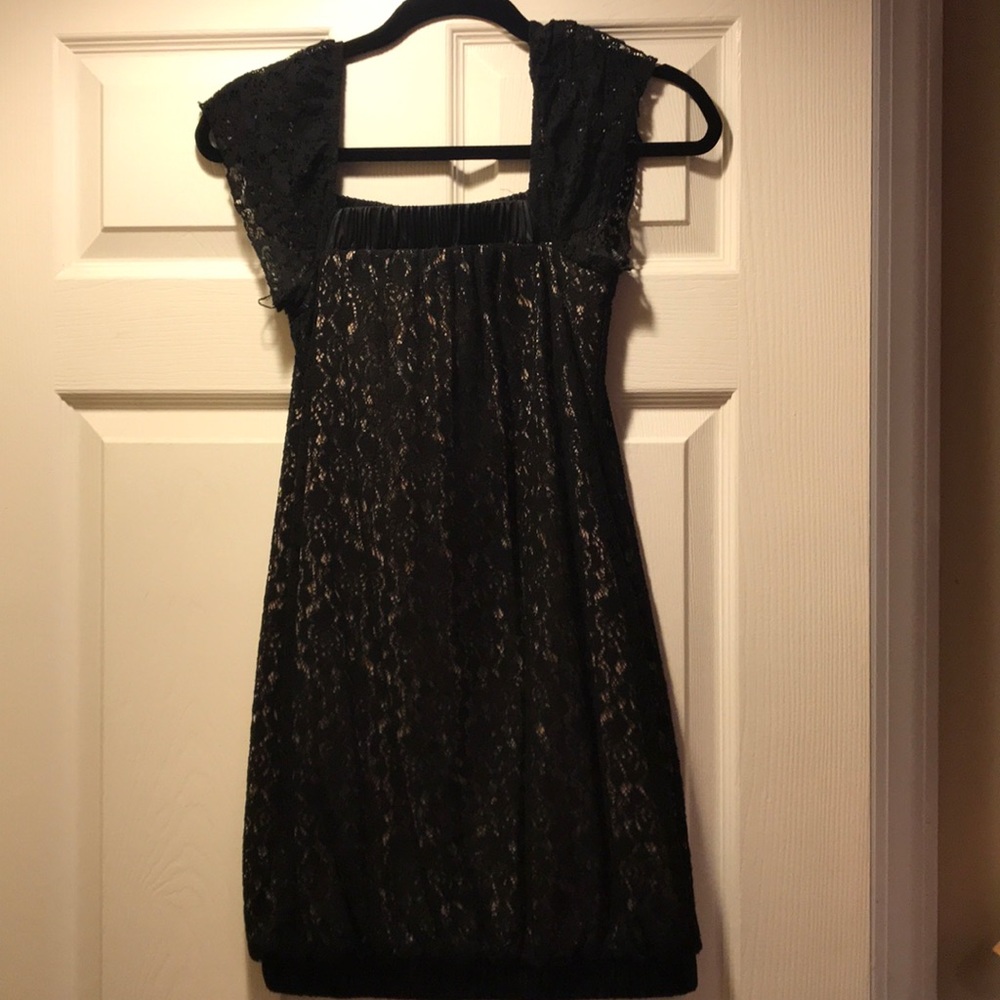 Alexia Admor black lace party dress